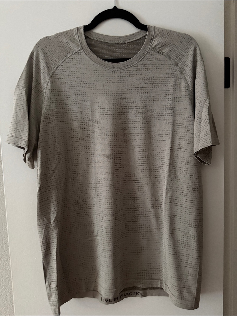 lululemon athletica Men's Short Sleeve Performance Tee Metal Vent -  Taupe